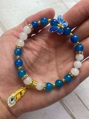 Handmade Blue & White Butterfly Crystal Beaded Stretch Bracelet - Gold Accents